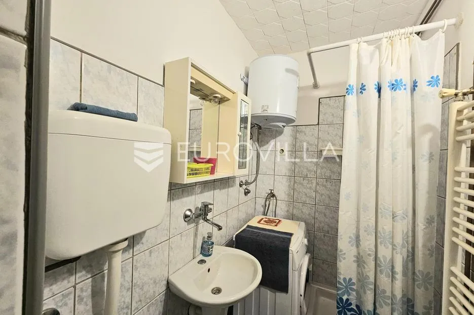 osijek, jug 2, trosoban stan na 2. katu, 49.8 m², obnovljena fasada - slika 6