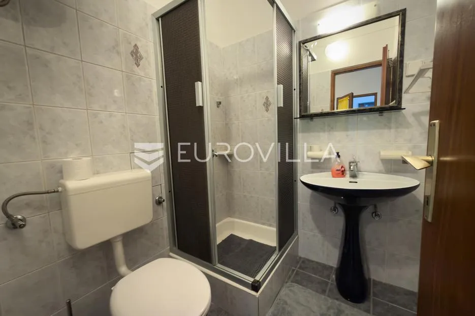 krk, najam, opremljen apartman 40 m² s osiguranom praonicom rublja - slika 5