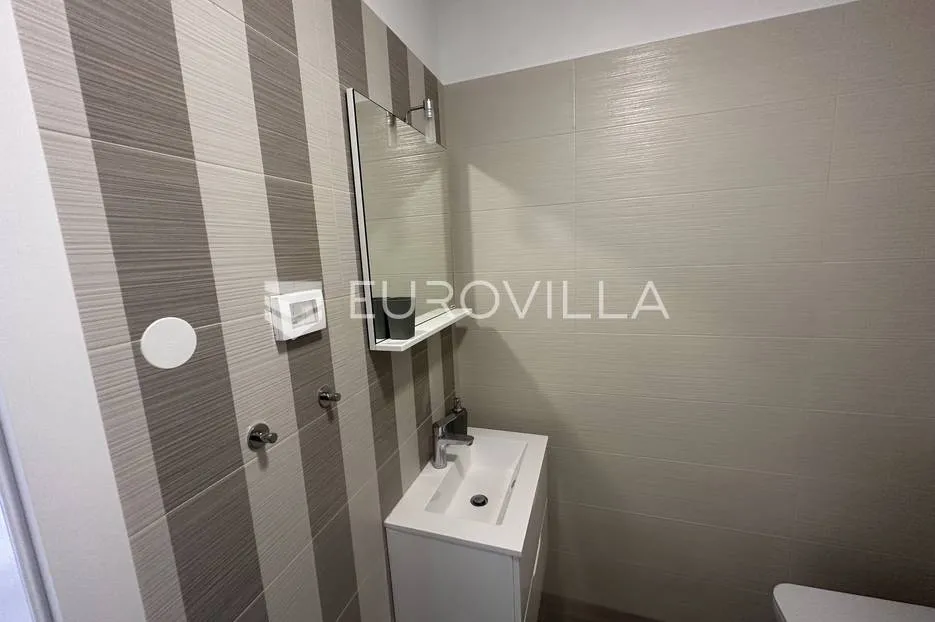 ližnjan, moderna kuća zadnja u nizu 175 m² s uređenim vrtom, bazenom i pogledom more - slika 35