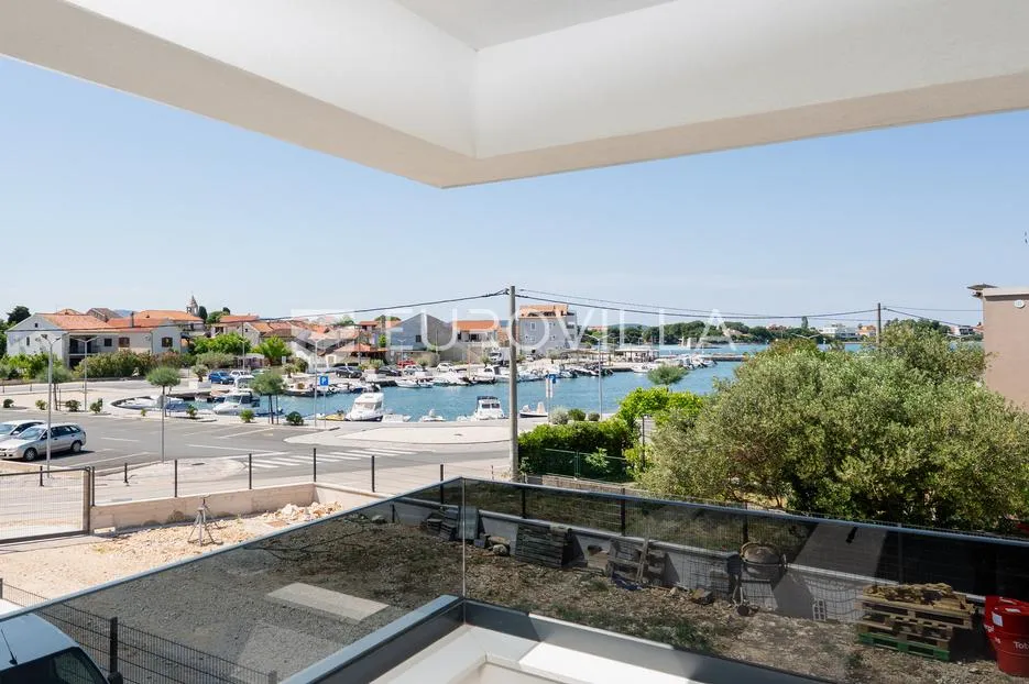 zadar, sukošan, luksuzni trosobni stan s terasom i pogledom na more - slika 1