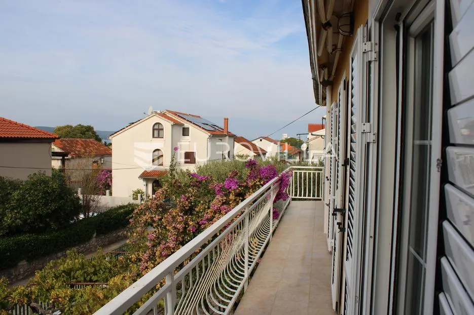 zadar, biograd na moru, lijepa kuća na mirnoj lokaciji - slika 33