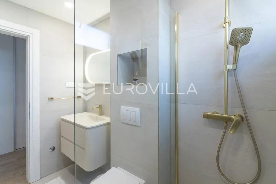 senj, dvosoban stan 62 m² s pogledom na more, udaljen od plaže 80 m - slika 10