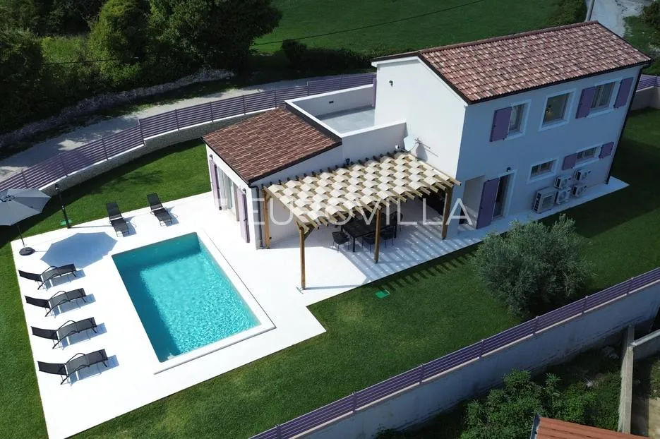 marčana, mutvoran, šarmantna moderna vila s bazenom i vrtom - slika 2