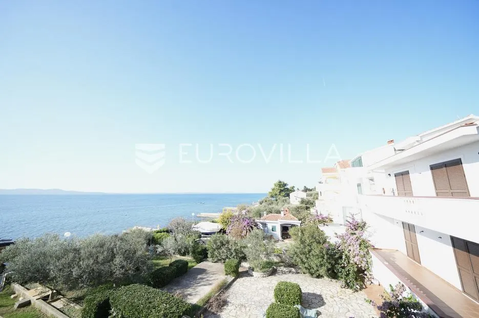 zadar, diklo vila prvi red do mora razvedena na tri etaže 377 m² - slika 3