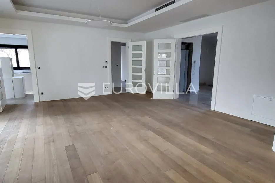 tuškanac vila 600m2 na zemljištu 5.000m2 - slika 8