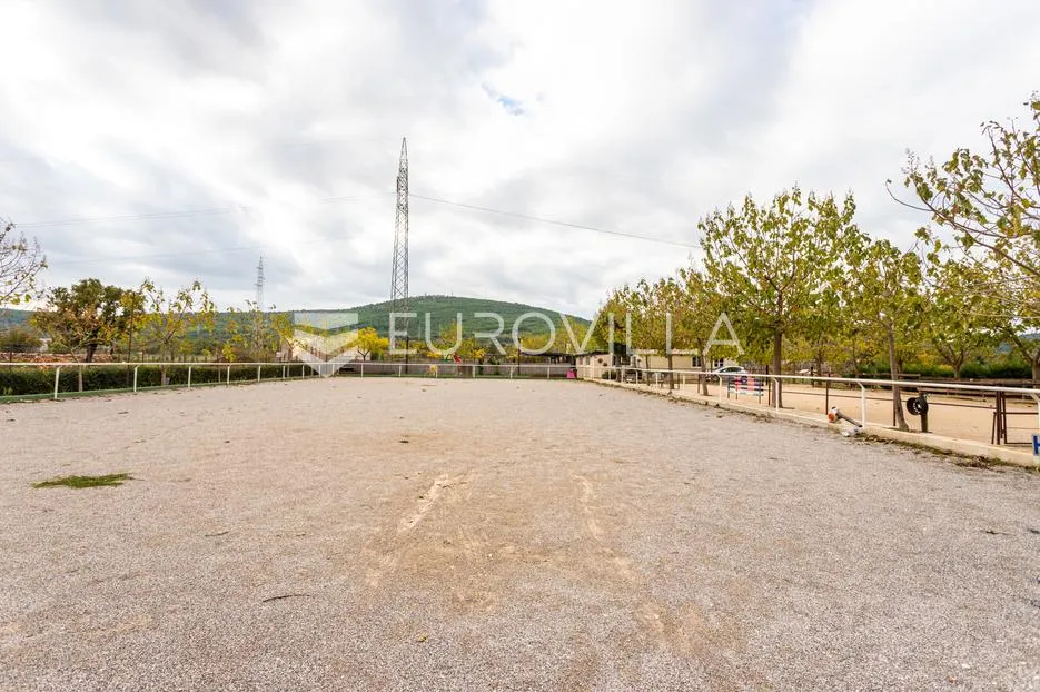 dubrava kod šibenika, uhodani konjički klub na parceli od 20.000,00 m² - slika 15