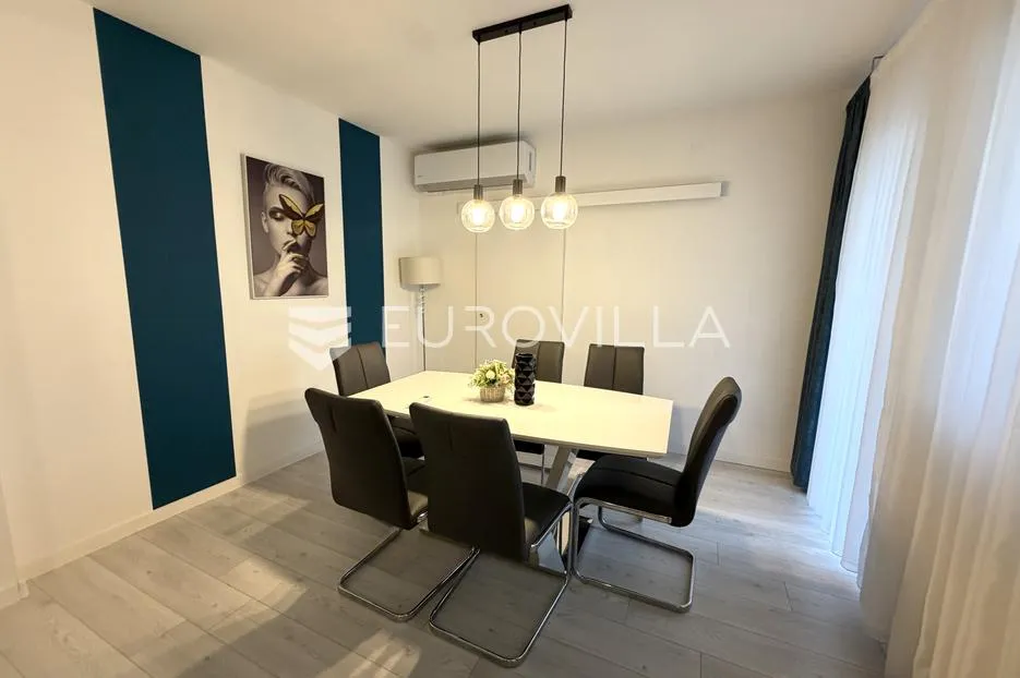 đakovo, centar, novouređena kuća 250 m² - slika 9
