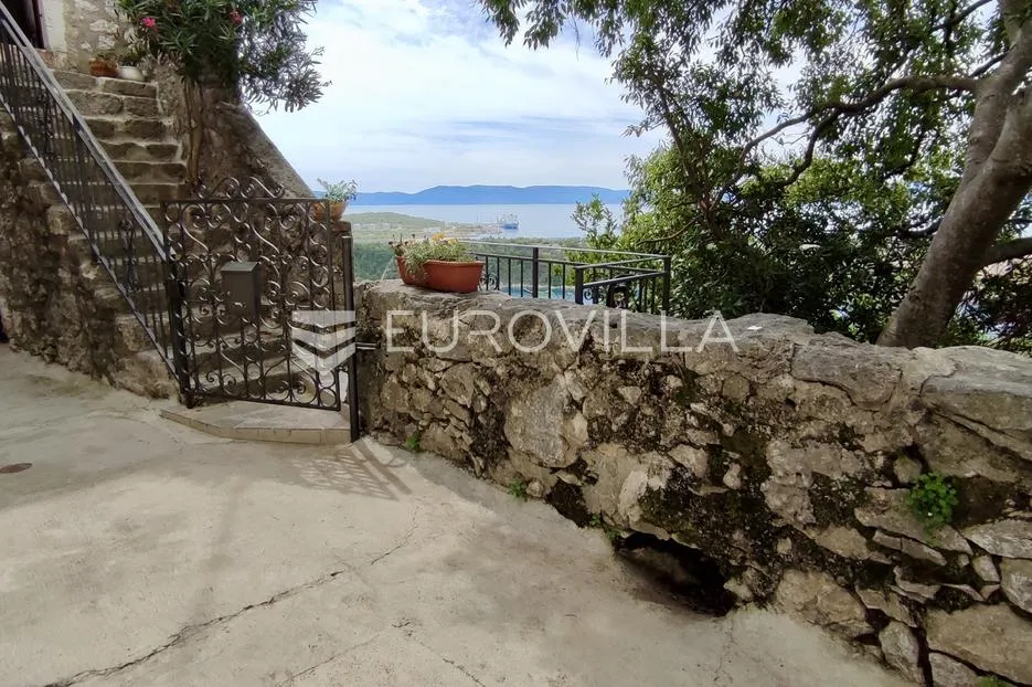 krk, omišalj, adaptirana kamena kuća u nizu s pogledom na more površine 54 m² - slika 22