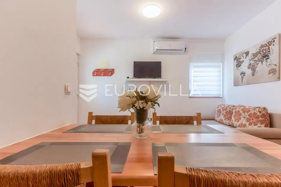 vir, atraktivna apartmanska kuća s 4 stambene jedinice udaljene 150 m od plaže - slika 57