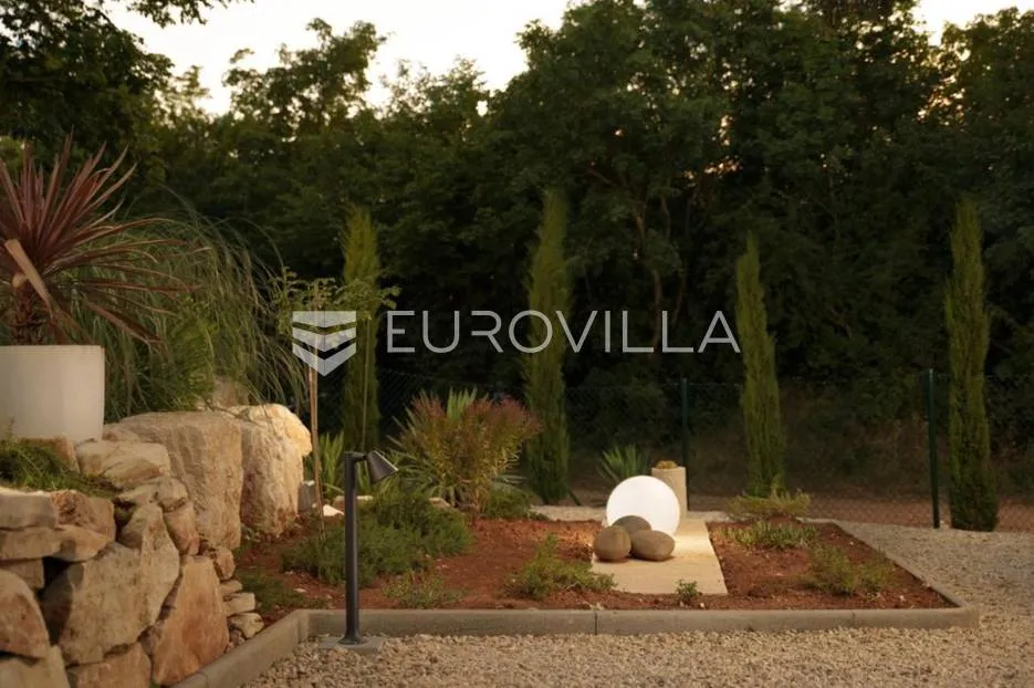 istra, žminj, prekrasna vila od 160 m2, na velikoj okućnici od 1100 m2 - slika 18