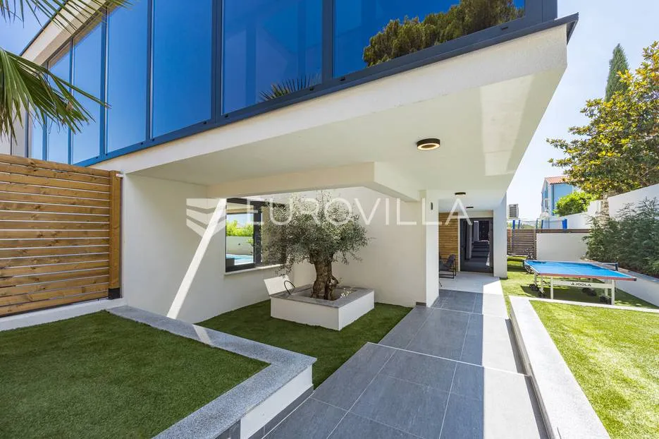 istra, medulin, prekrasna moderna dvojna vila 220 m² - slika 120