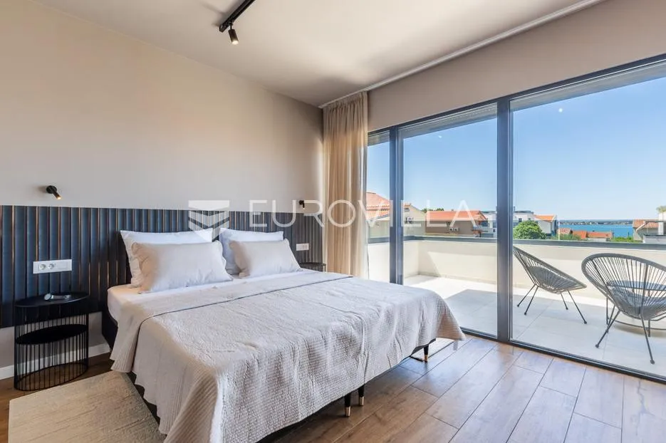 zadar, vrsi, luksuzna vila s bazenom 261 m² - slika 15