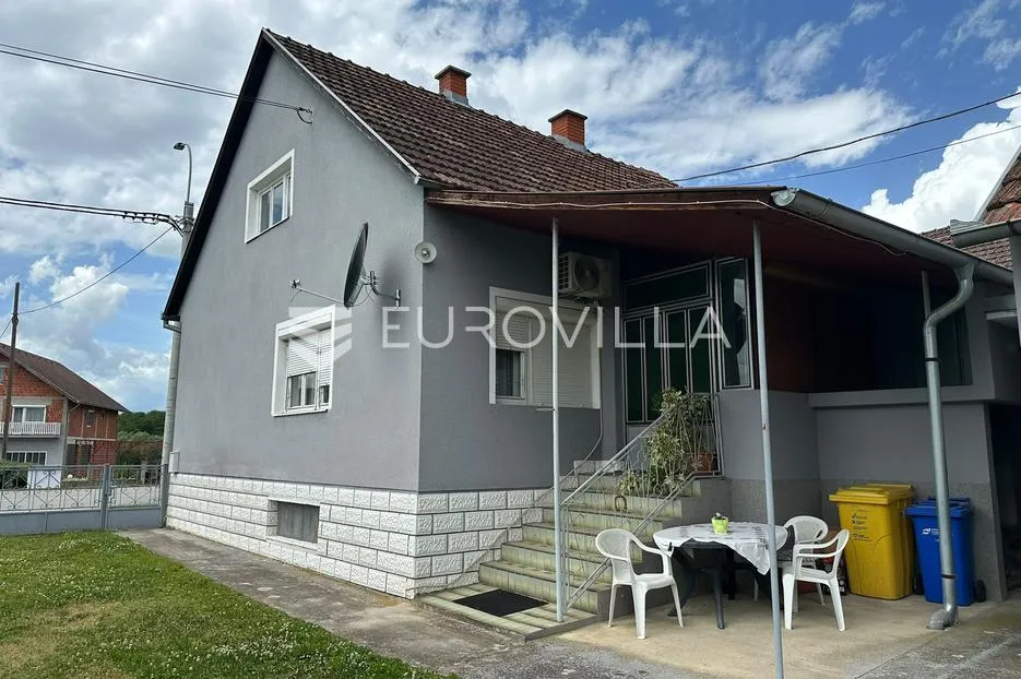 novi mihaljevci, obiteljska kuća sa pomoćnom zgradom i prekrasnim dvorištem - slika 2