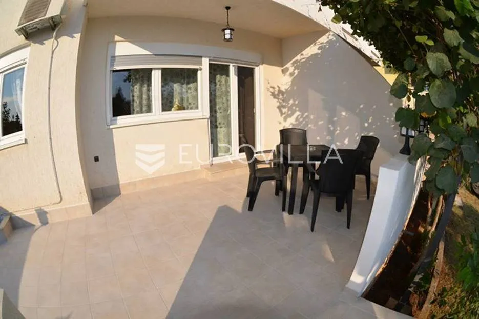 medulin, samostojeća kuća s tri apartmana nkp 240 m2 i pogledom more - slika 14