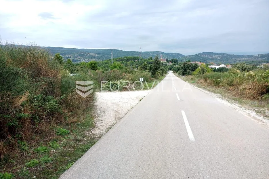 brač, donji humac, zemljište u gospodarskoj zoni - slika 12