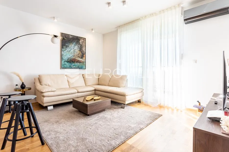 split, moderno uređen dvosoban stan dostupan za dugoročan najam - slika 6