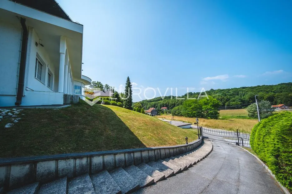 donja pušća, jedinstvena obiteljska villa, parcela 5000 m² - slika 93