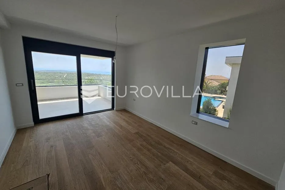 primošten, trojna vila s prekrasnim pogledom na more - slika 13