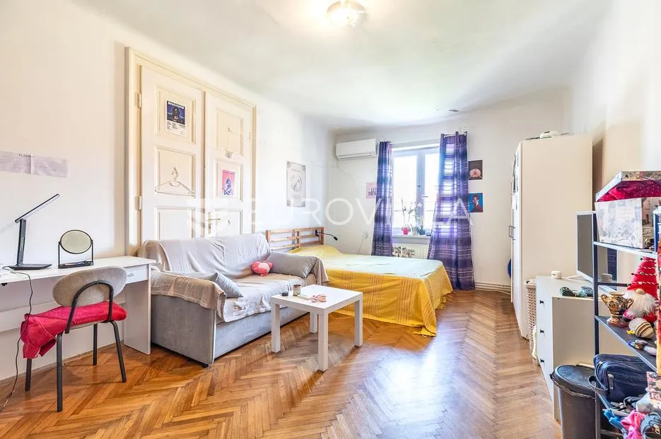 zagreb, donji grad, peterosoban građanski stan, 77 m² - slika 2