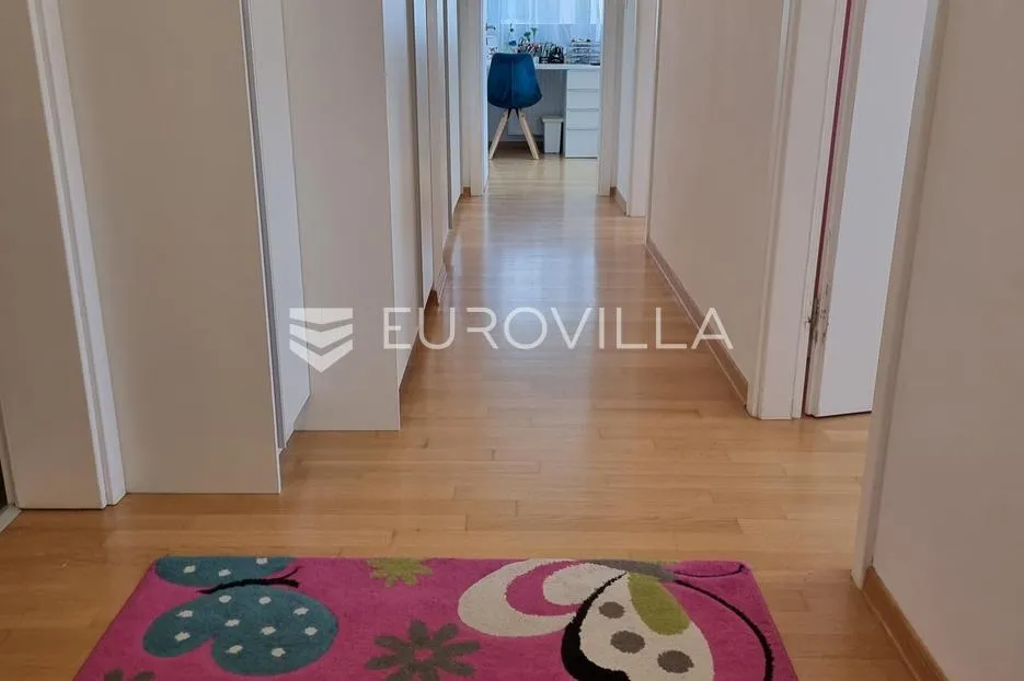 zagreb, donji grad, vrhunski peterosoban stan, površine 127 m² - slika 3
