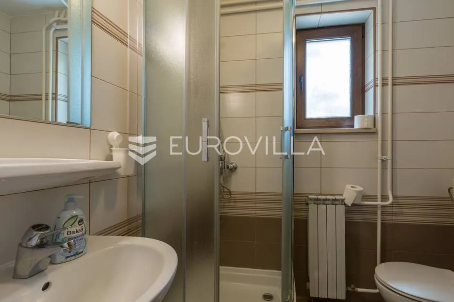 štinjan, prekrasna kuća u nizu s vrtom i pogledom more 300 m² - slika 70