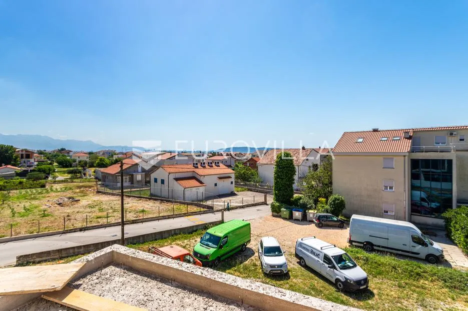 kaštel lukšić, trosoban penthouse s krovnom terasom i dva parkirna mjesta - slika 41