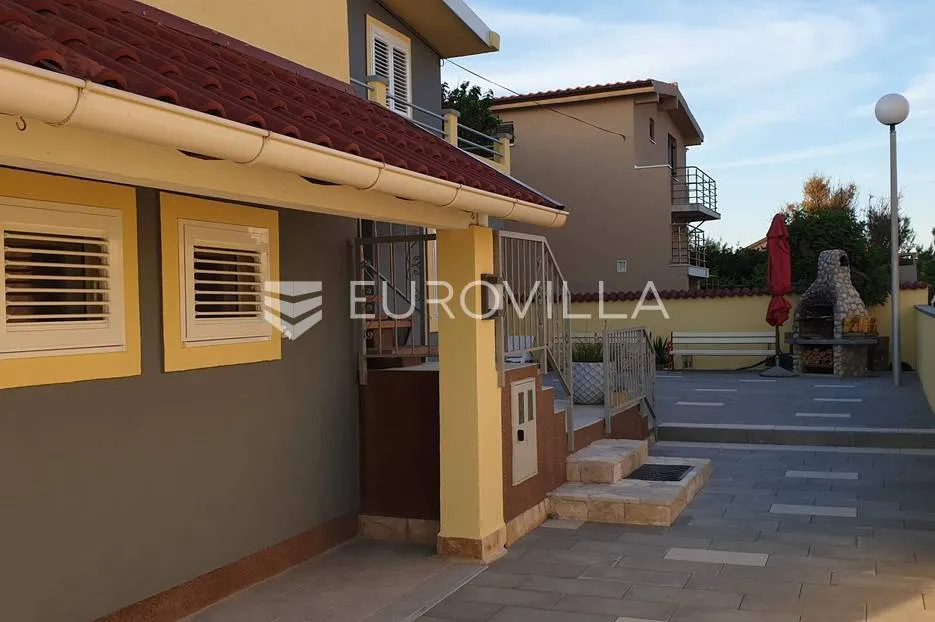nin, ždrijac, prekrasna apartmanska vila, prvi red do mora - slika 6