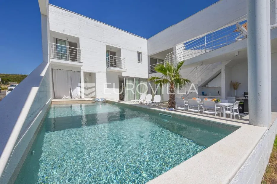 zadar, debeljak, luksuzno opremljena villa s bazenom i pogledom na more - slika 15
