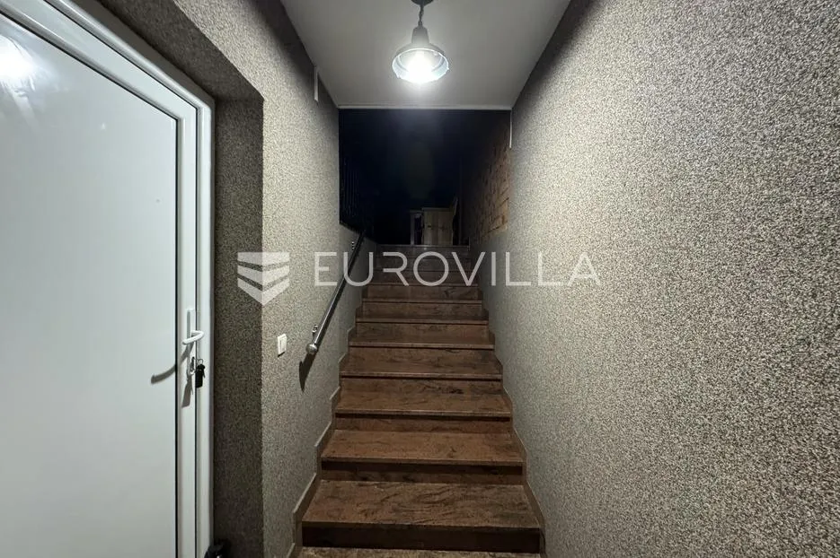 đakovo, centar, luksuzna kuća 470 m2 na izuzetnoj lokaciji - slika 39