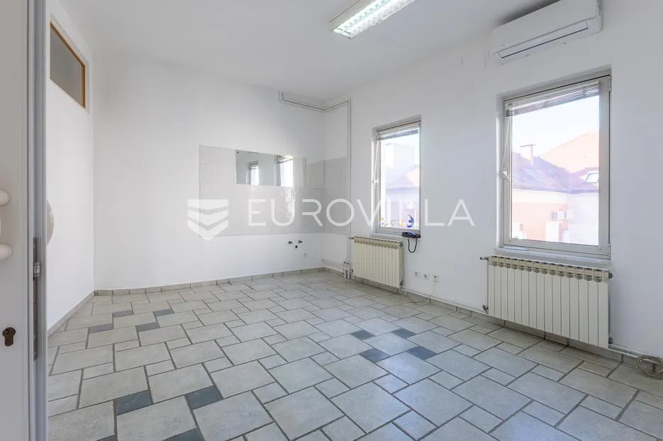 slavonski brod, centar, poslovni prostor 107 m² 50 m² potkrovlje - slika 5