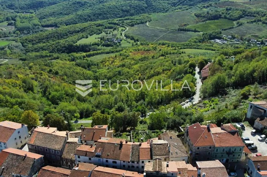 istra, motovun, kamena kuća za adaptaciju s dvorištem i poslovnim prostorom - slika 7