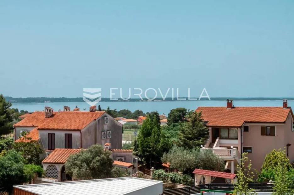 istra, peroj, apartmanska kuća s prekrasnom okućnicom i panoramskim pogledom na brijune - slika 9
