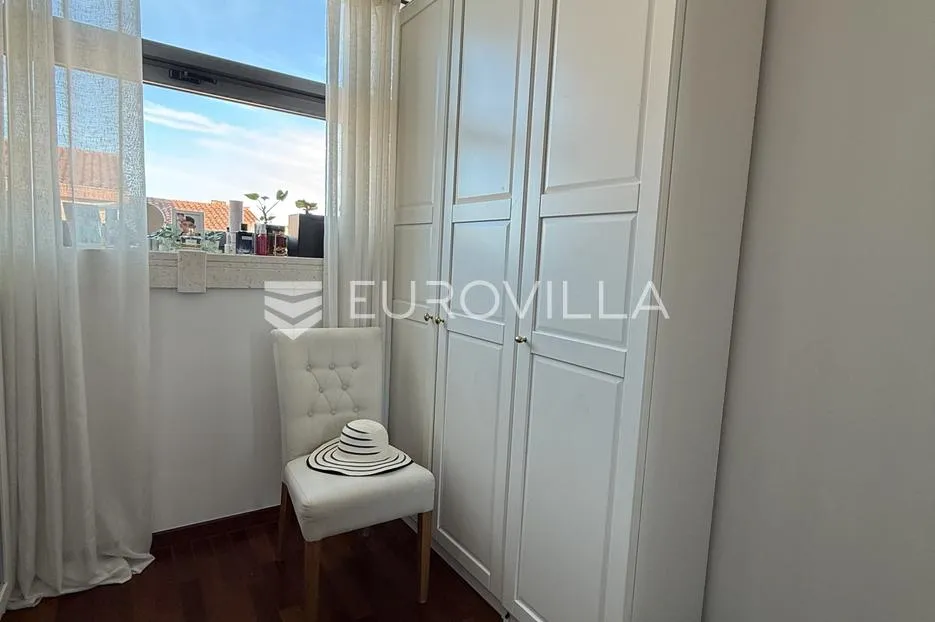 zadar, borik dizajnerski moderno uređen trosoban stan na prvom katu 96 m² - slika 13