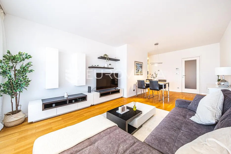 kvaternik plaza dvosoban penthouse s 2 garaže - slika 4