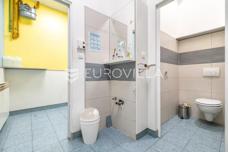 sesvete, ulični poslovni prostor 351 m2 u prizemlju stambeno-poslovne zgrade - slika 5