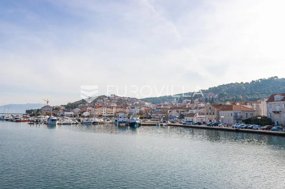 Trogir, Čiovo, građevinsko zemljište s pogledom na grad