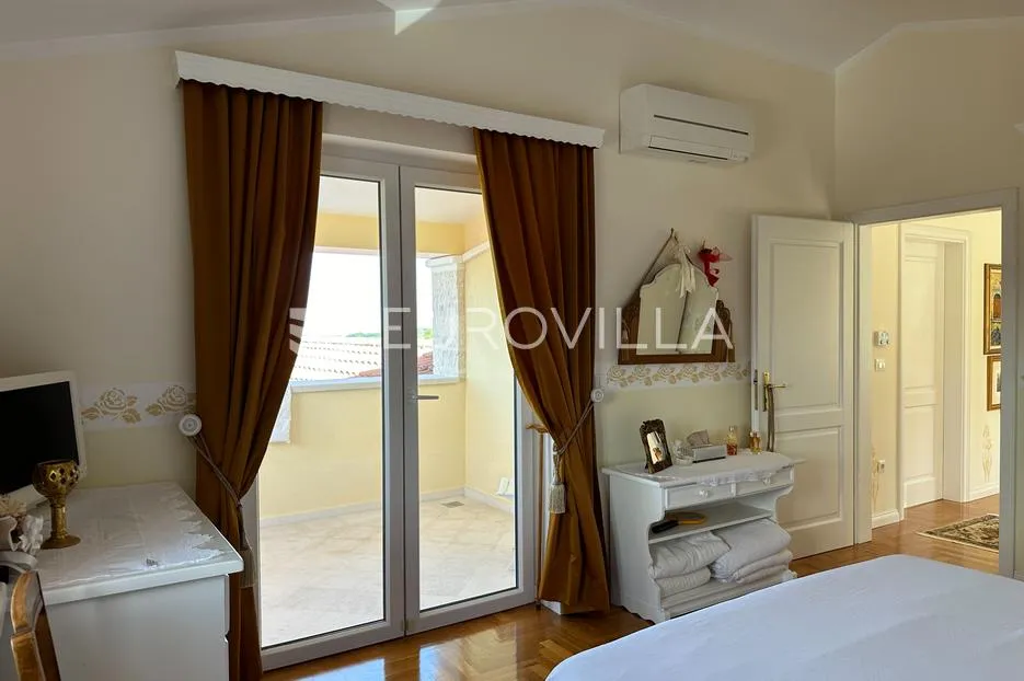 istra, višnjan, namještena vila s okućnicom,jedinstvena lokacija - slika 20