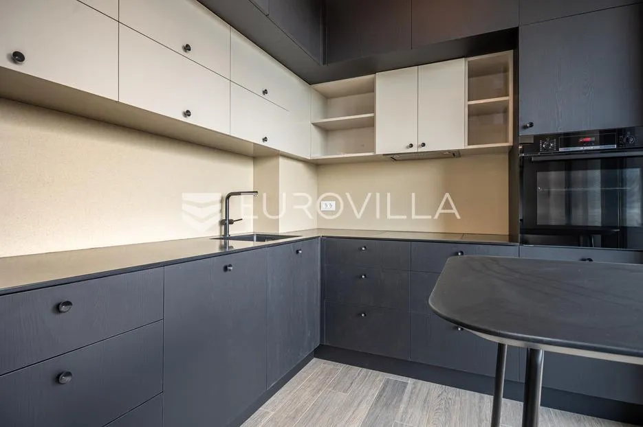 varaždin, centar, namješteni luksuzan stan 170 m² s wellnesom i 2 garažna mjesta - slika 7