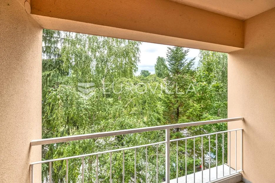 ravnice prekrasan namješten četverosoban stan 120 m² - slika 14