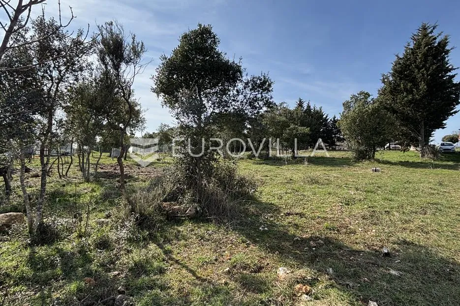 ližnjan, valtura, zemljište okruženo prirodom - slika 7