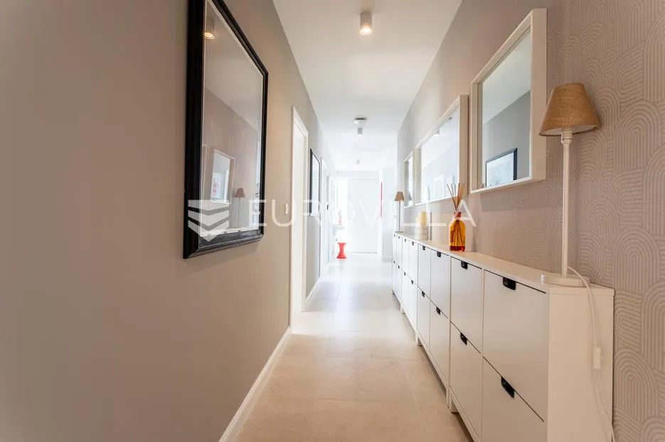 rogoznica, ražanj, prekrasna kuća s bazenom i pogledom na more, 390,51 m² - slika 18