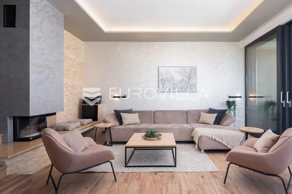 pag prekrasna villa sa pogledom na more 350 m² na 200 metara od mora - slika 14