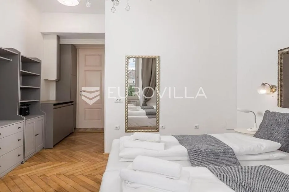 rijeka, centar, dva luksuzna studio apartmana u strogom centru - slika 16