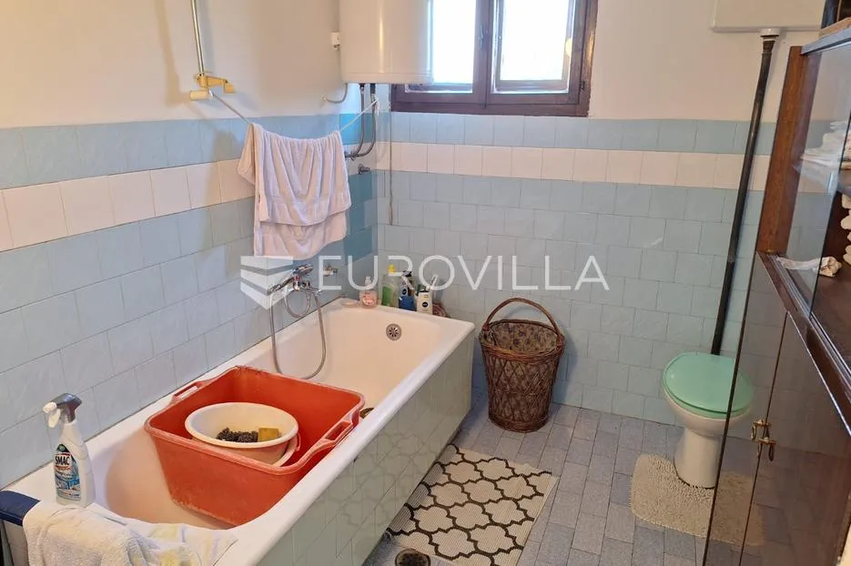 karlovac, mala švarča, stambeno-poslovna zgrada 330 m2 - slika 7
