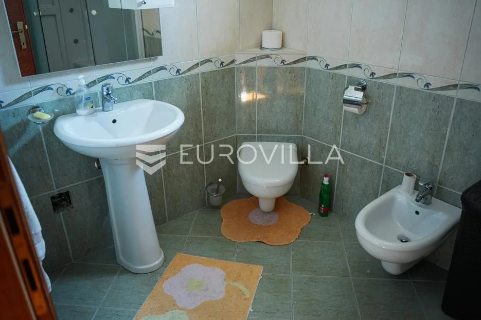 vinkovci, kuća 300 m², centar, namještena, odmah useljiva - slika 25