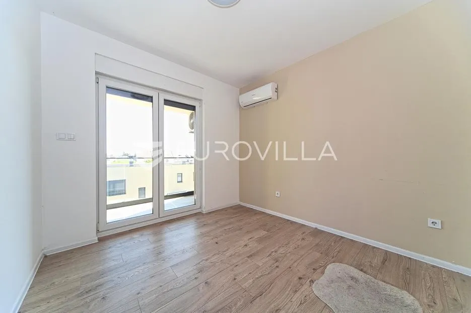 osijek, donji grad, prodaje se četverosoban stan površine 120 m² - slika 21