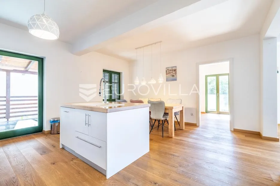 remete, novouređen trosoban stan za najam 137 m² - slika 3