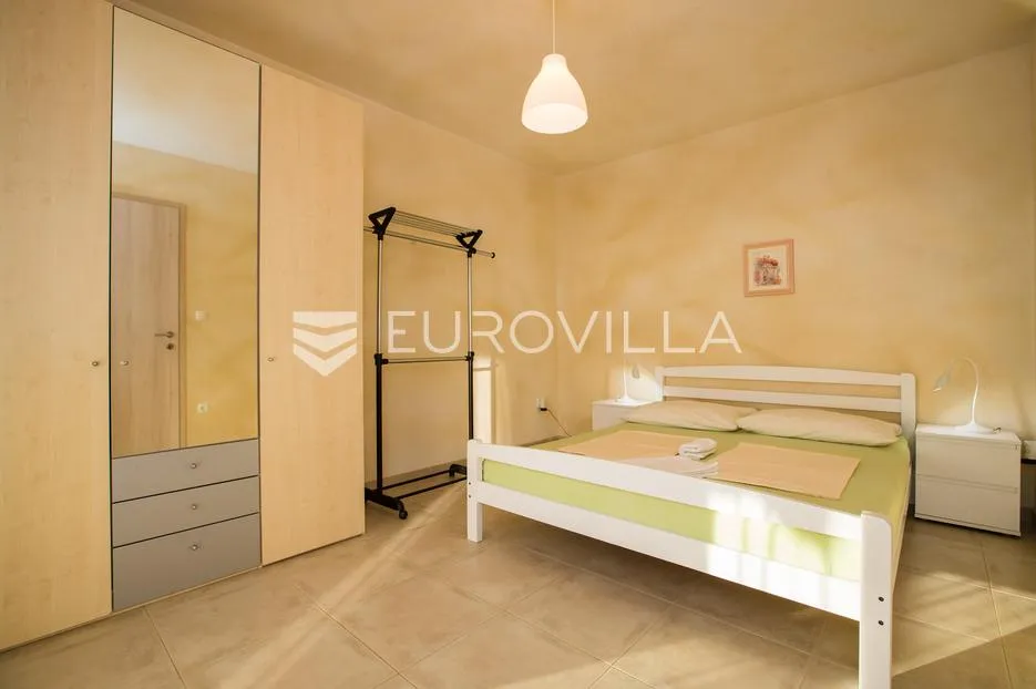 rab, barbat, dvosoban stan 200 m od mora 93 m² - slika 6
