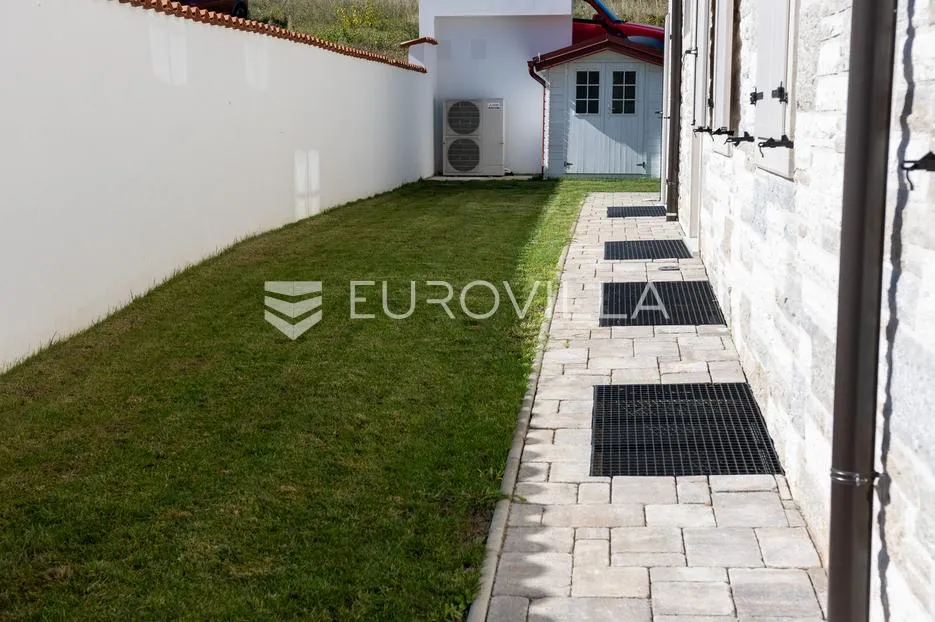 istra, momjan, moderna kamena vila - slika 57