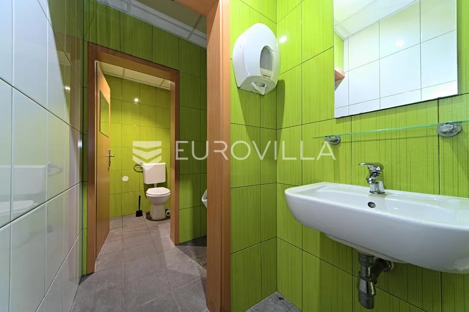 osijek, centar, atraktivan ulični poslovni prostor 267 m² - slika 11